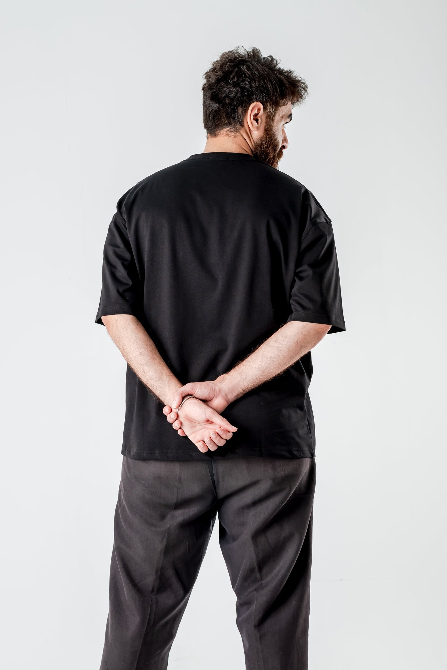 Oversized T-Shirt – “HOLD ON” Embroidered Design (Black)